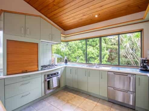 8 Sylvia Lane, Maunu