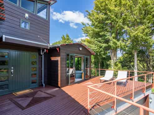 8 Sylvia Lane, Maunu