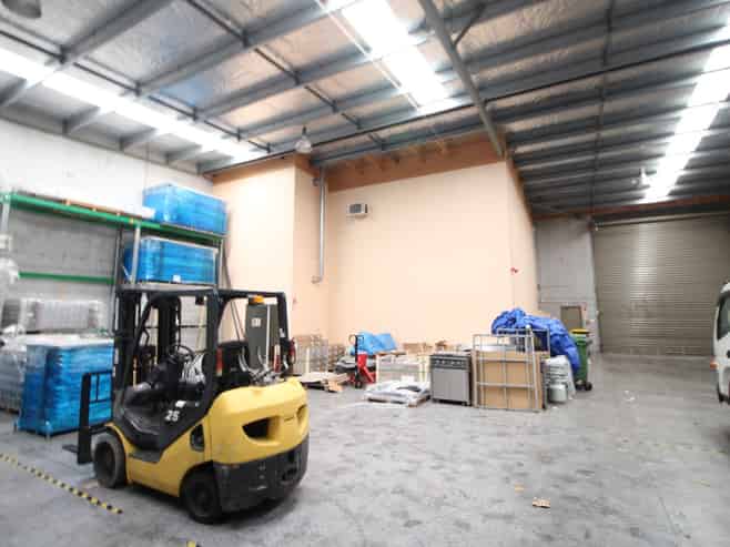 490sqm industrial - asking $103,000pa