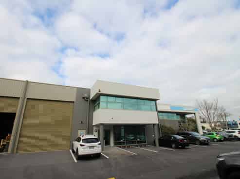 490sqm industrial - asking $103,000pa