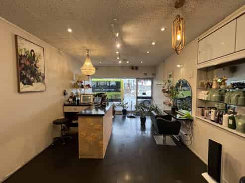 Cambridge Terrace: Small ground floor