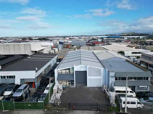 CBRE | 455sqm Warehouse in Otahuhu