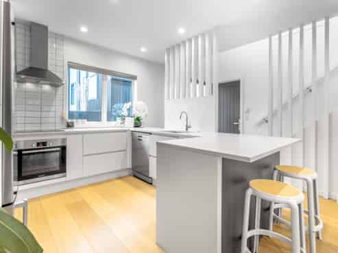 17C Holland Avenue, Point England