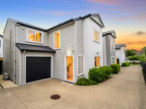 17C Holland Avenue, Point England