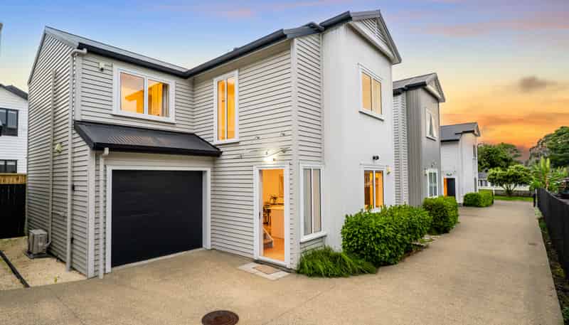 17C Holland Avenue, Point England