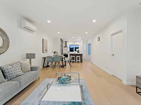 17C Holland Avenue, Point England