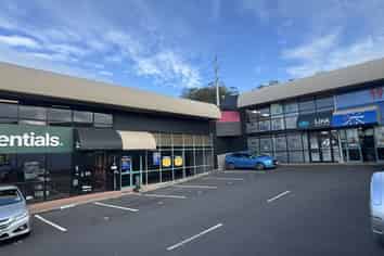 Retail space in Wairau!