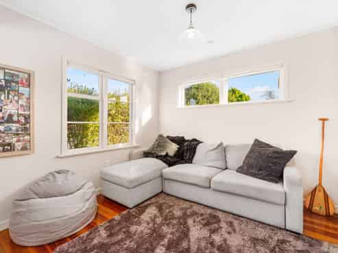 24 Queen Street, Feilding