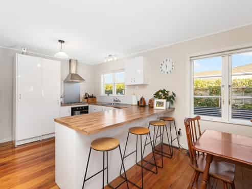 24 Queen Street, Feilding