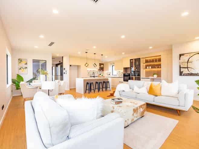 16 Skulander Crescent, Orewa