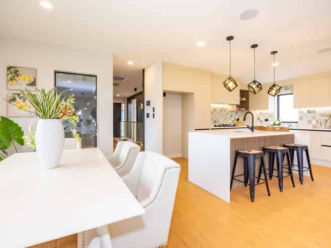 16 Skulander Crescent, Orewa