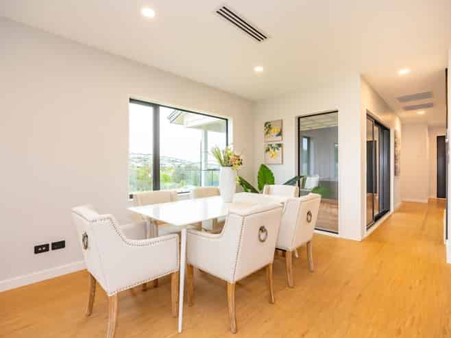 16 Skulander Crescent, Orewa