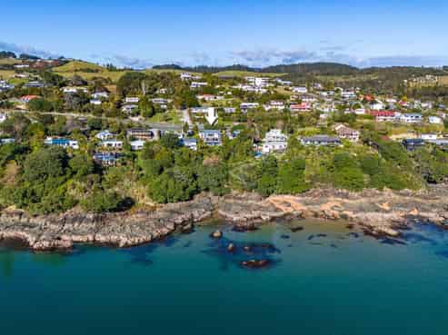 305 State Highway 10, Cable Bay