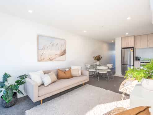 1/66 Longfellow Street, Sydenham