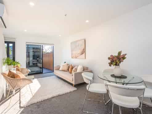 1/66 Longfellow Street, Sydenham