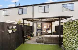 27 Kerewhenua Crescent, Hobsonville