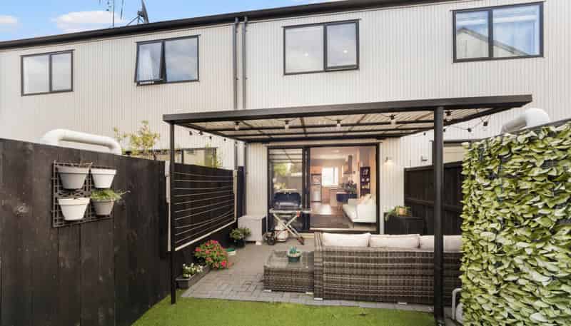 27 Kerewhenua Crescent, Hobsonville