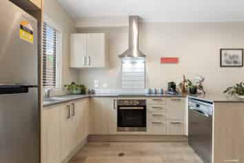 27 Kerewhenua Crescent, Hobsonville