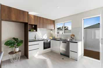 1,2,8/273 Mt Albert Road, Sandringham