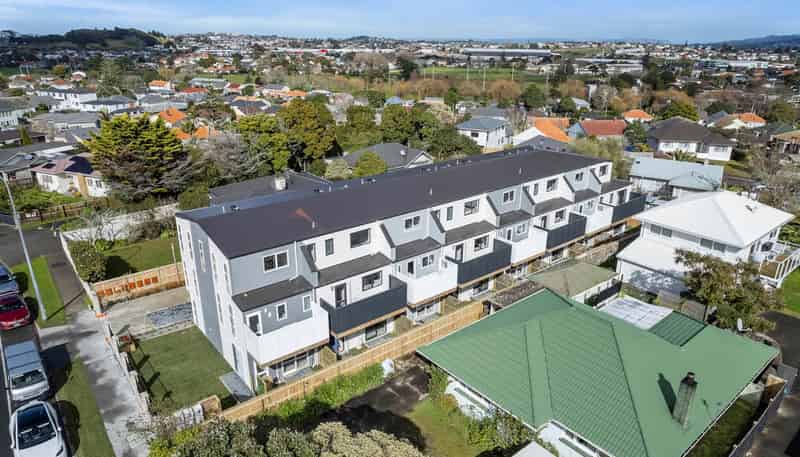 1,2,8/273 Mt Albert Road, Sandringham