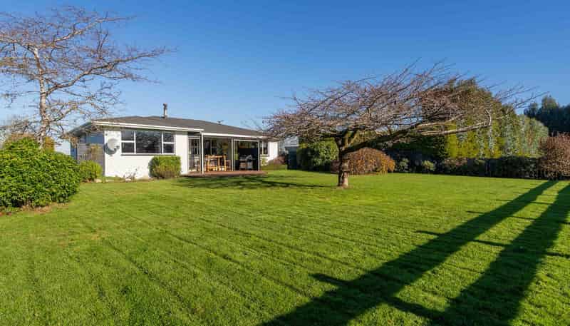 400 Orion Road West, MAKAREWA