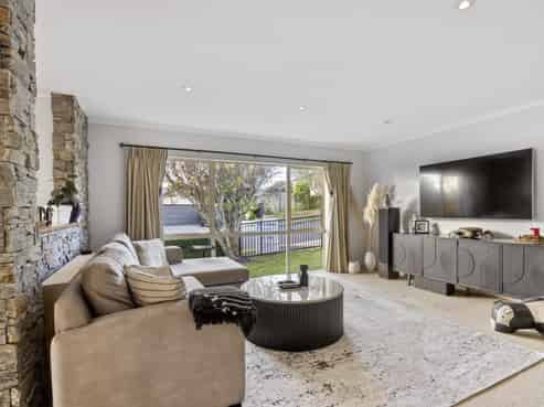 1 Orlando Close, Frankleigh Park