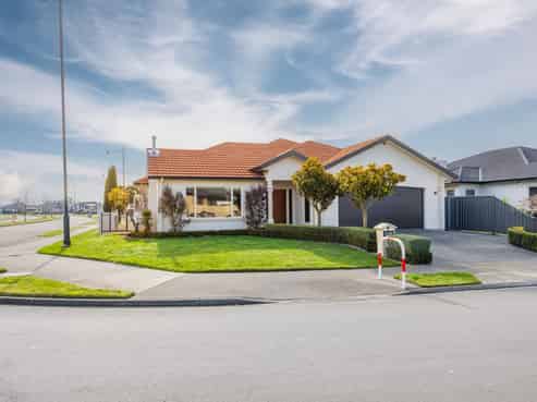 38 Pacific Avenue, Poraiti
