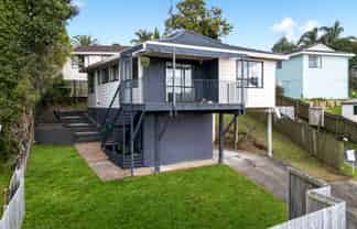 12 Halloran Place, Massey