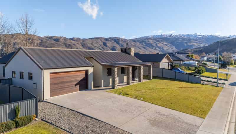 10 Elizabeth Place, Clyde