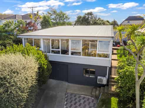 44 Aberdeen Road, Saint Clair