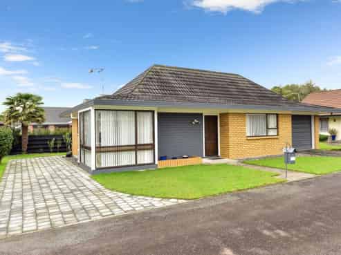 4 Enderley Lane, Enderley