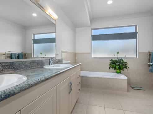 154 Ocean Road, Ohope