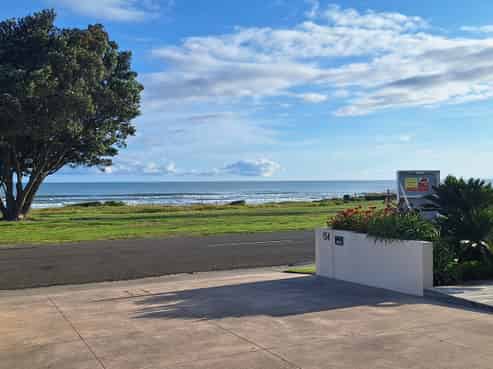 152 & 154 Ocean Road, Ohope
