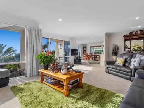 154 Ocean Road, Ohope