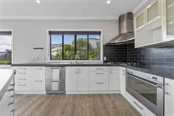 195 Heta Road, Highlands Park