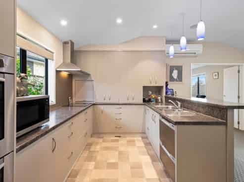 11 Glenbogle Drive, Buckland