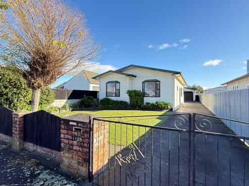 102 Allerton Street, Saint Leonards