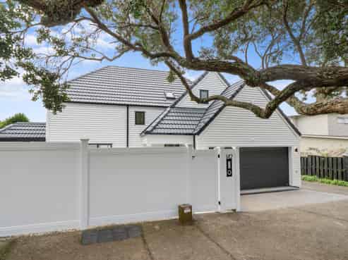 1/142 Riddell Road, Glendowie