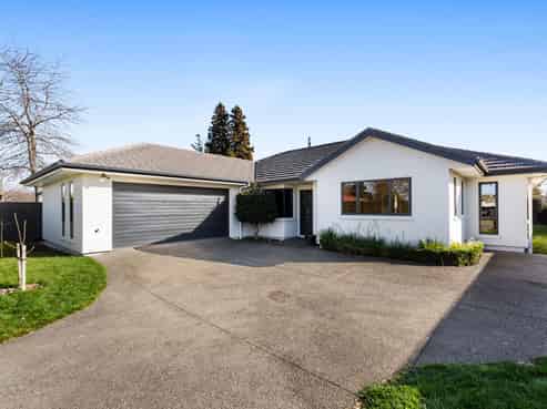 606 Nottingley Road, Frimley