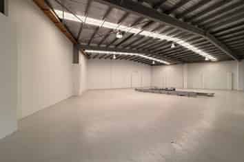 Versatile Industrial Space – Prime Location