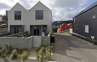 2/383 Adelaide Road, Newtown