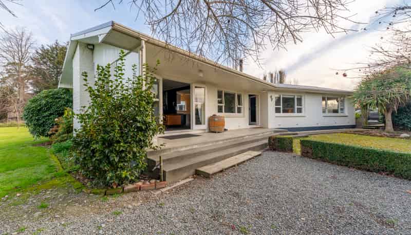 889 Timaru-Pleasant Point Highway, Levels
