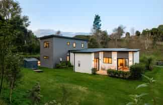19 & 19A Annebrook Road, Tamahere