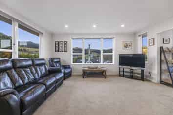 37 Hall Road, Sawyers Bay