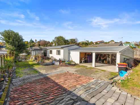 85 Harrisfield Drive, Hairini