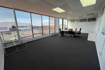 STRATEGIC MANGERE OFFICE NEAR AUCKLAND AIRPORT
