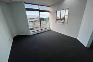 STRATEGIC MANGERE OFFICE NEAR AUCKLAND AIRPORT
