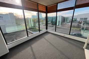 STRATEGIC MANGERE OFFICE NEAR AUCKLAND AIRPORT
