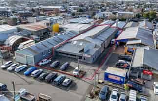 Versatile industrial facility with 200 amps power