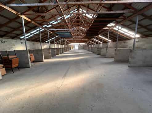 Warehouse - storage Sth D